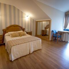 Hotel Alpina Вильянуэва-де-Ароса комната для гостей фото 3