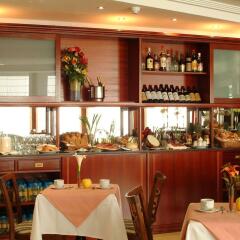 Hotel Gran Legazpi гостиничный бар