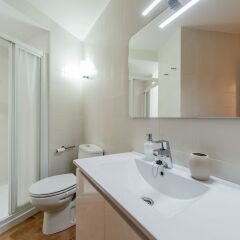 Отель Apartamento Bella by People Rentals Испания, Сан-Себастьян - отзывы, цены и фото номеров - забронировать отель Apartamento Bella by People Rentals онлайн ванная