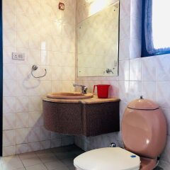 Отель Rest Up Kathmandu Hostel Непал, Катманду - отзывы, цены и фото номеров - забронировать отель Rest Up Kathmandu Hostel онлайн ванная
