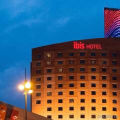 Отель ibis Barcelona Meridiana вид на фасад фото 2