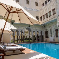 Отель The Raj Palace (Small Luxury Hotels of the World) с домашними животными