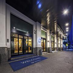 Отель NH Milano Touring парковка