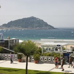 Апартаменты Playa de La Concha 3 Apartment by FeelFree Rentals спортивное сооружение