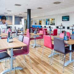 Hotel Travelodge Barcelona Fira гостиничный бар