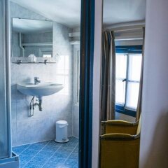 Отель Hôtel Exelmans ванная