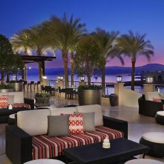 Отель Al Manara, a Luxury Collection Hotel, Saraya Aqaba Иордания, Акаба - 1 отзыв об отеле, цены и фото номеров - забронировать отель Al Manara, a Luxury Collection Hotel, Saraya Aqaba онлайн гостиничный бар