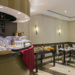 Отель Best Western Au Trocadero гостиничный бар фото 3