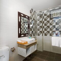 Отель Hoi An Golden Holiday Villa ванная фото 2
