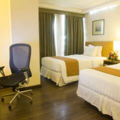 Отель Makati Crown Regency Hotel Филиппины, Макати - отзывы, цены и фото номеров - забронировать отель Makati Crown Regency Hotel онлайн удобства в номере