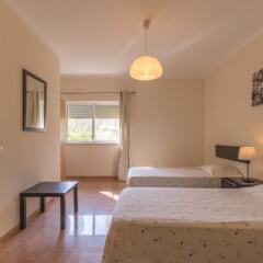 Отель Villas2Go2 Alvor Villa Португалия, Портимао - отзывы, цены и фото номеров - забронировать отель Villas2Go2 Alvor Villa онлайн комната для гостей фото 5