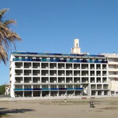 Hotel Brisamar Suites пляж