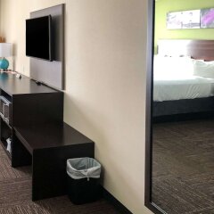 Отель Econo Lodge Montmorency Falls Канада, Буашатель - отзывы, цены и фото номеров - забронировать отель Econo Lodge Montmorency Falls онлайн сейф в номере