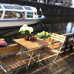Отель Amsterdam Houseboat гостиничный бар