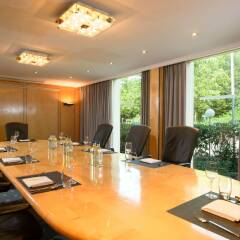 Apart-Hotel Zurich Airport