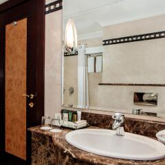 Отель Hilton Sharjah ОАЭ, Шарджа - 10 отзывов об отеле, цены и фото номеров - забронировать отель Hilton Sharjah онлайн ванная