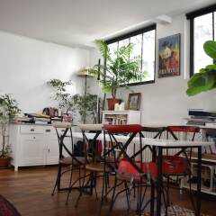 Апартаменты Spacious 2 Bedroom Loft Style Apartment Париж развлечения