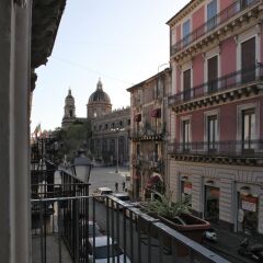 Отель Al Duomo Inn Италия, Катания - отзывы, цены и фото номеров - забронировать отель Al Duomo Inn онлайн балкон