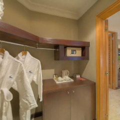 Отель Dubai Marine Beach Resort & Spa ОАЭ, Дубай - 12 отзывов об отеле, цены и фото номеров - забронировать отель Dubai Marine Beach Resort & Spa онлайн сейф в номере