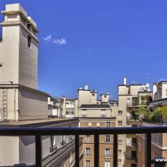 Апартаменты Cozy Apartment next to Eiffel Tower балкон