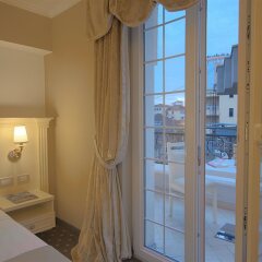 Отель Lot Boutique Hotel Албания, Тирана - отзывы, цены и фото номеров - забронировать отель Lot Boutique Hotel онлайн комната для гостей фото 4