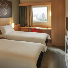Отель ibis Paris Montmartre 18ème 3* Стандартный номер с различными типами кроватей фото 11