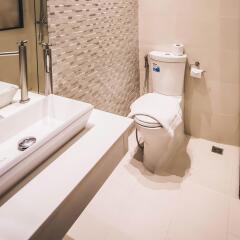 Gaam Hotel Бангкок ванная