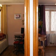 Гостиница on Radischeva 23 apt 20 в Курске отзывы, цены и фото номеров - забронировать гостиницу on Radischeva 23 apt 20 онлайн Курск комната для гостей фото 5