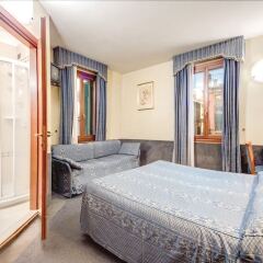 Atlantide Hotel сейф в номере