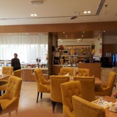 Royal Falcon Hotel гостиничный бар фото 2