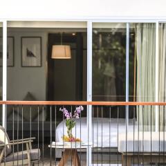 Отель Celes BeachFront Resort - Koh Samui Таиланд, Самуи - отзывы, цены и фото номеров - забронировать отель Celes BeachFront Resort - Koh Samui онлайн балкон