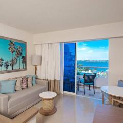 Отель Panama Jack Resorts Gran Caribe Cancun - All Inclusive Мексика, Канкун - 1 отзыв об отеле, цены и фото номеров - забронировать отель Panama Jack Resorts Gran Caribe Cancun - All Inclusive онлайн комната для гостей фото 5