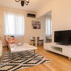 Отель FM Luxury 2-BDR Apartment - Rise and Shine Болгария, София - отзывы, цены и фото номеров - забронировать отель FM Luxury 2-BDR Apartment - Rise and Shine онлайн комната для гостей фото 5