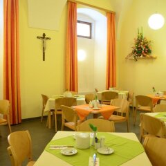 Отель Gästehaus im Priesterseminar Salzburg Австрия, Зальцбург - отзывы, цены и фото номеров - забронировать отель Gästehaus im Priesterseminar Salzburg онлайн питание