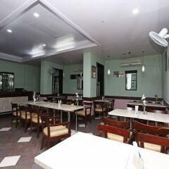 OYO 645 Hotel Tourist Deluxe питание