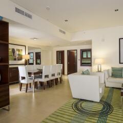 Отель Hilton Dubai The Walk 4* Стандартный номер с различными типами кроватей фото 2