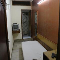 Отель Yes Please Guest House сейф в номере