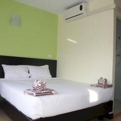 Отель Rayaan Guest House Phuket сейф в номере