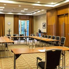 Отель Crowne Plaza Brussels Airport
