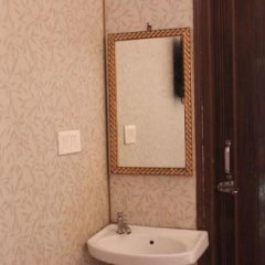 Hotel Apsara in Haridwar, India from 48$, photos, reviews - zenhotels.com bathroom