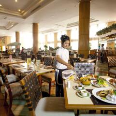 Отель Jomtien Palm Beach Hotel And Resort Таиланд, Паттайя - 10 отзывов об отеле, цены и фото номеров - забронировать отель Jomtien Palm Beach Hotel And Resort онлайн питание