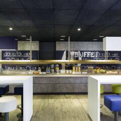 Отель ibis budget Zurich Airport Швейцария, Глаттбруг - отзывы, цены и фото номеров - забронировать отель ibis budget Zurich Airport онлайн гостиничный бар