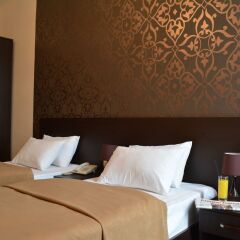 Hotel City комната для гостей