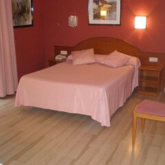 Hotel Cortes Барселона комната для гостей
