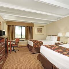 Отель Days Inn by Wyndham Bloomington West США, Блумингтон - отзывы, цены и фото номеров - забронировать отель Days Inn by Wyndham Bloomington West онлайн комната для гостей фото 2
