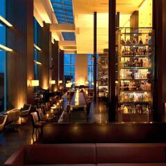 Отель Conrad Tokyo гостиничный бар