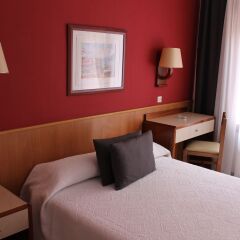 Отель Hostal Regina Испания, Бланес - отзывы, цены и фото номеров - забронировать отель Hostal Regina онлайн комната для гостей фото 3
