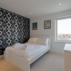 Отель 2 Bedroom Apartment Near Finsbury Park Великобритания, Лондон - отзывы, цены и фото номеров - забронировать отель 2 Bedroom Apartment Near Finsbury Park онлайн комната для гостей фото 4