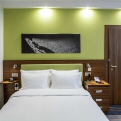 Гостиница Hampton by Hilton Brest Беларусь, Брест - 4 отзыва об отеле, цены и фото номеров - забронировать гостиницу Hampton by Hilton Brest онлайн комната для гостей
