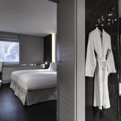Отель Sofitel Athens Airport сейф в номере